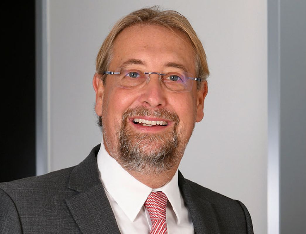 portrait dr anton 800px